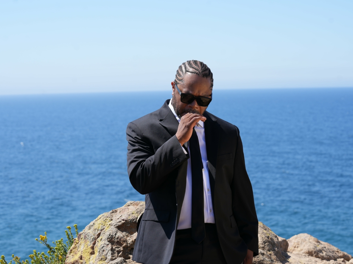 SingerSongwriter Havelin Shares “Dancing At My Funeral,” the Most