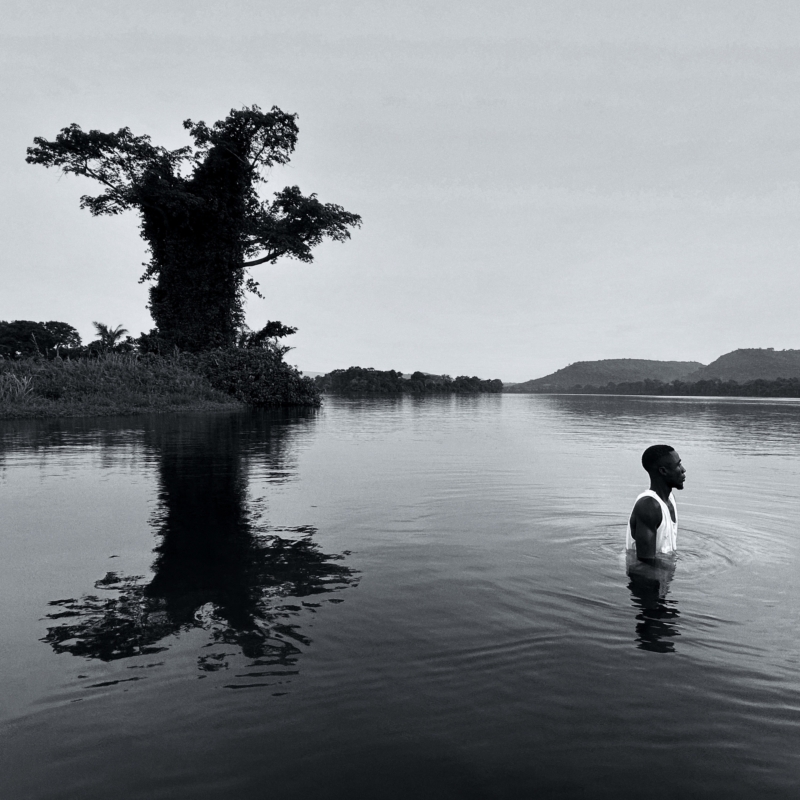 LAGOS IN PARIS find stillness in the storm with “SINATANALE” [Music Video]