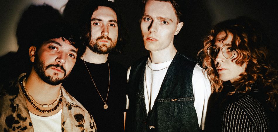 MOSAICS return with blistering new single "Late to the Party"