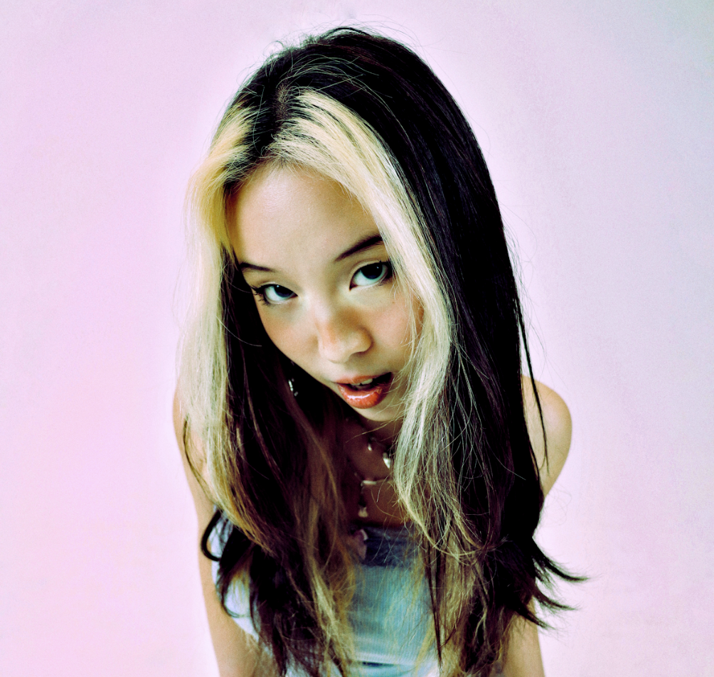 Amelie Jat shares euphoric number "steal your shirt"