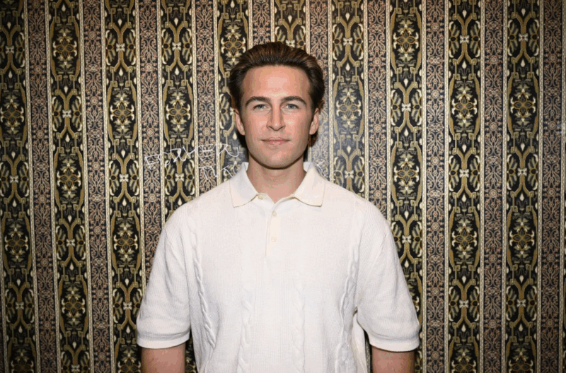 Blake Theriot shares self-assured anthem "Late Night Theme"