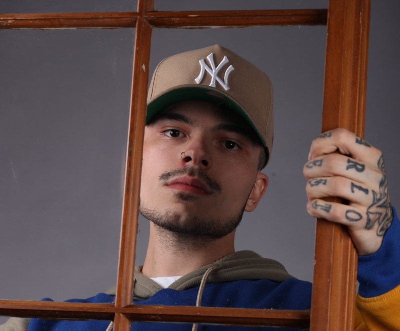 Noah XO’s “FEVER” blurs the line between passion and pain with alt-pop precision
