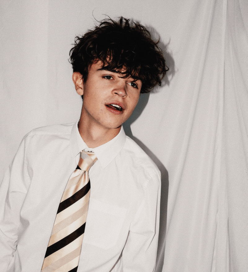 Tom A. Smith shares swaggering anthem "Fashion"