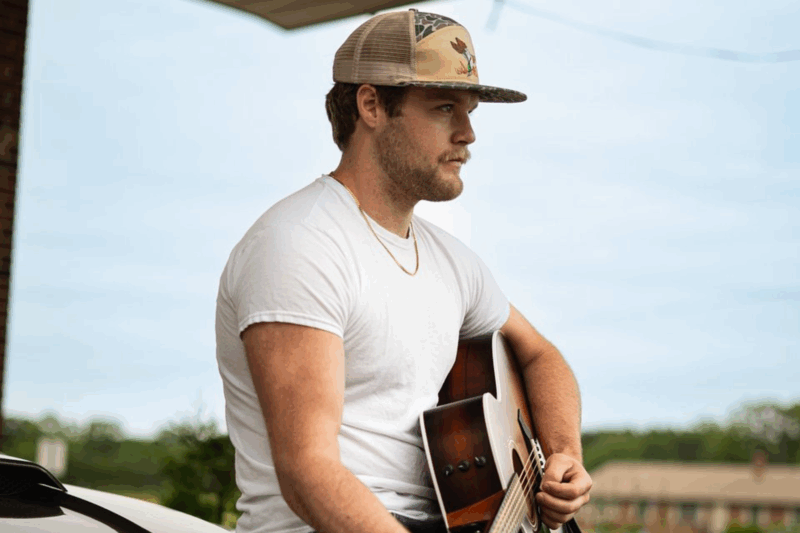 Blake Smeltz hits the gas on ‘Heartbreak Highway’